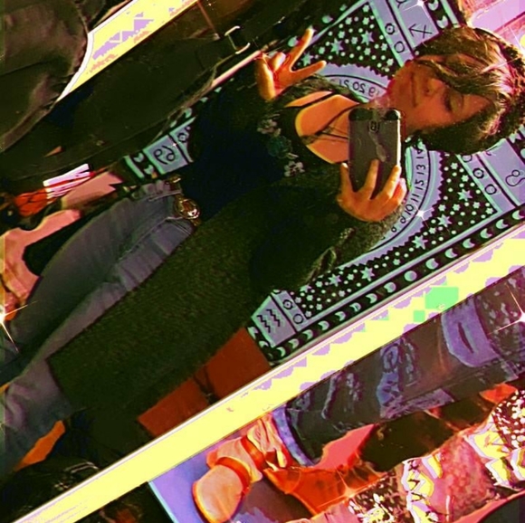 Meet the Posher - Picture 4 of 4